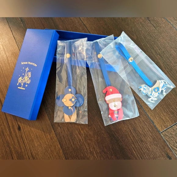 NEW Louis Vuitton VIP Novelty Carousel Holiday Collection Bag Charms - Picture 1 of 14